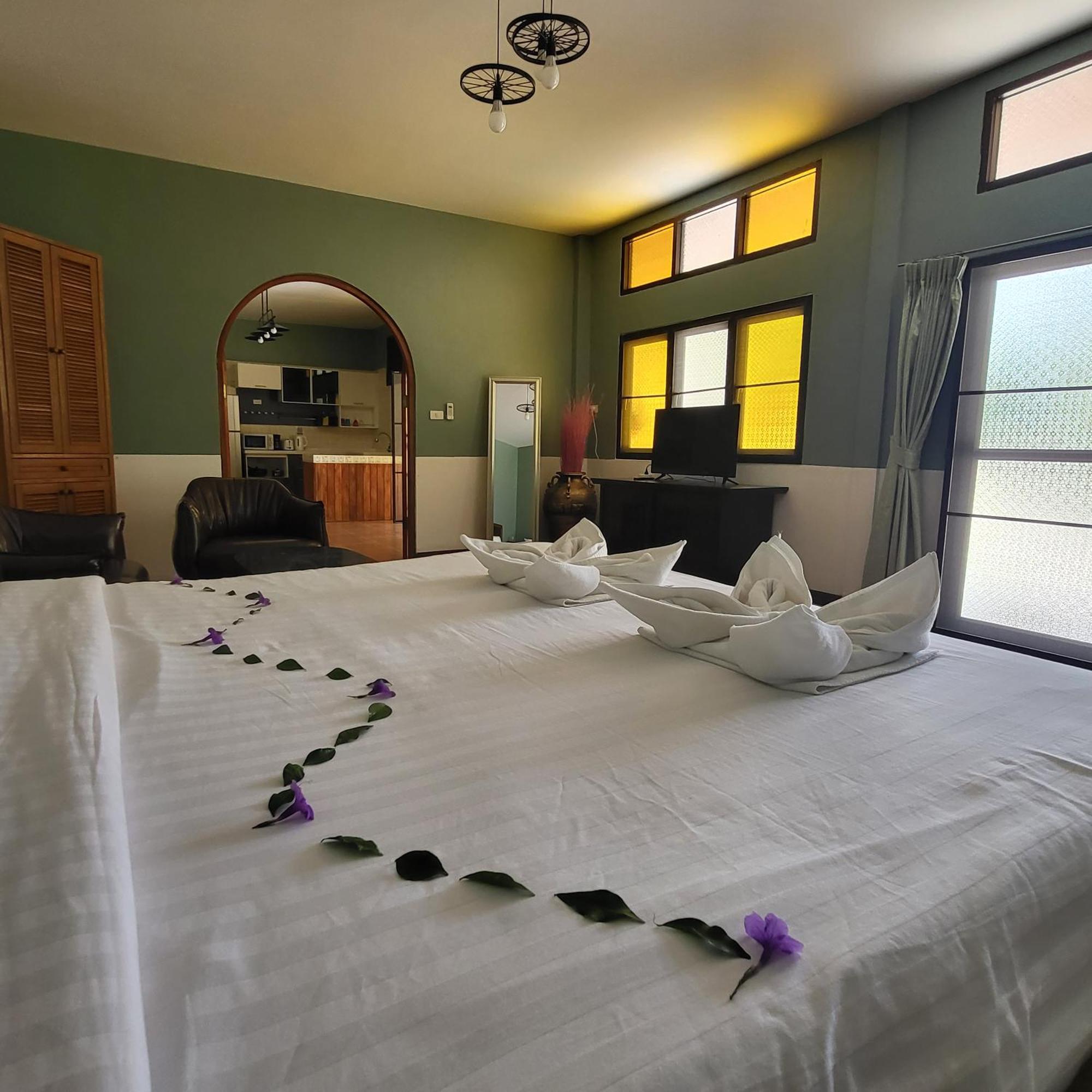Namphung Phuket Boutique Resort Rawai Extérieur photo
